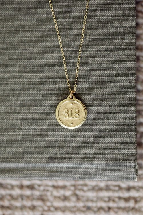 Short Petite Pendant Necklace 318