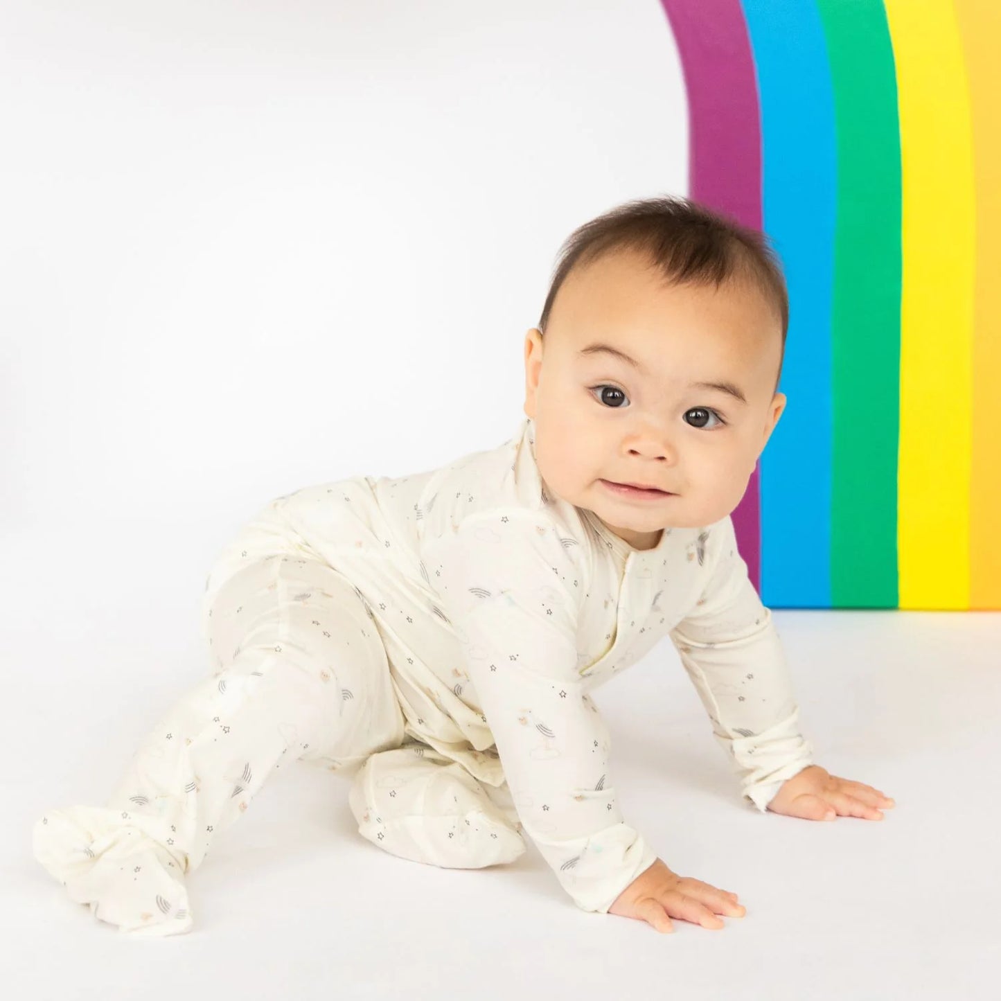 Beary Special Delivery Magnetic Footie