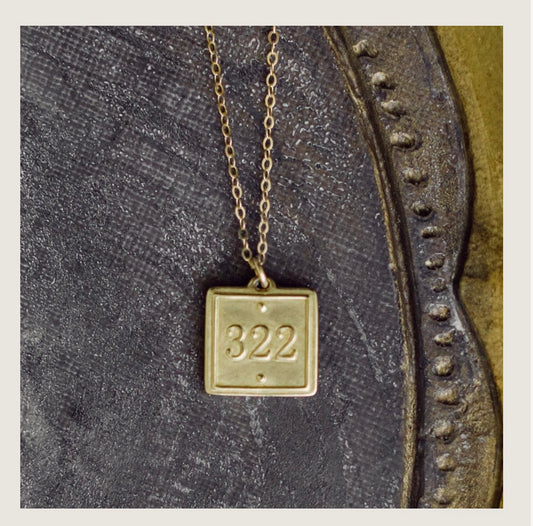 Short Petite Pendant Necklace 322