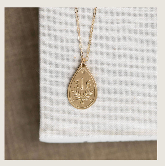 Medium Pendant Necklace 316