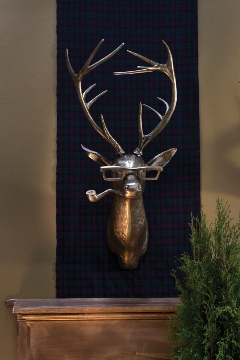 E + E Wall Mount, Frankie the Buck